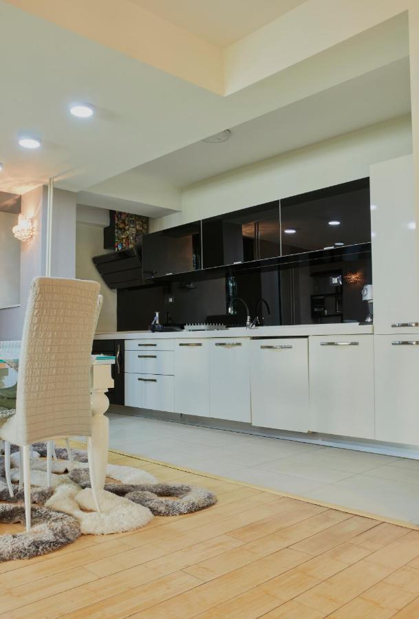 Diamond Butterfly Apartment Скоп'є Екстер'єр фото